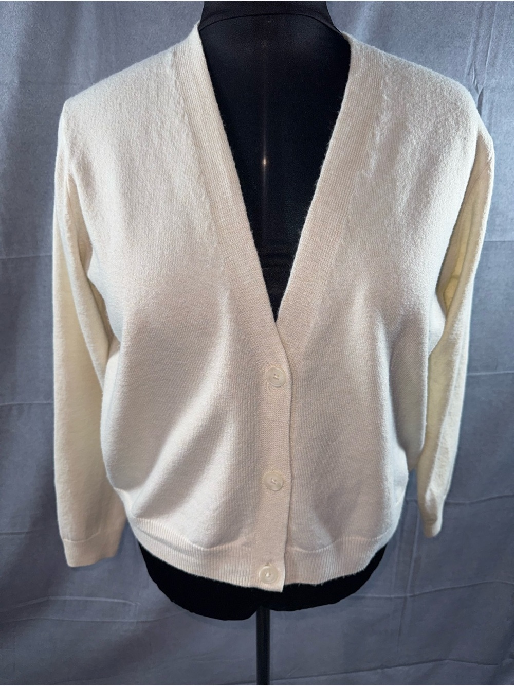 3012-a new day Cream V-Neck Button Front Cardigan